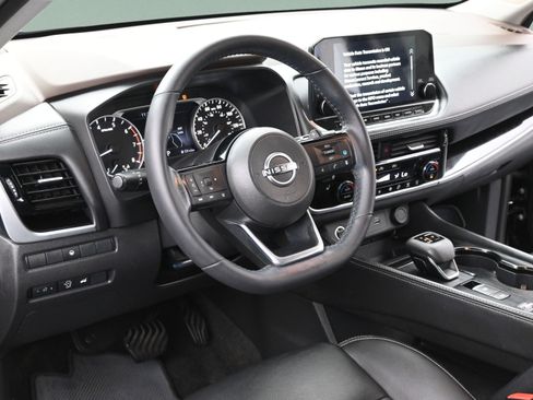 Used 2023 Nissan Rogue SL w/ SL Premium Package FWD image 12
