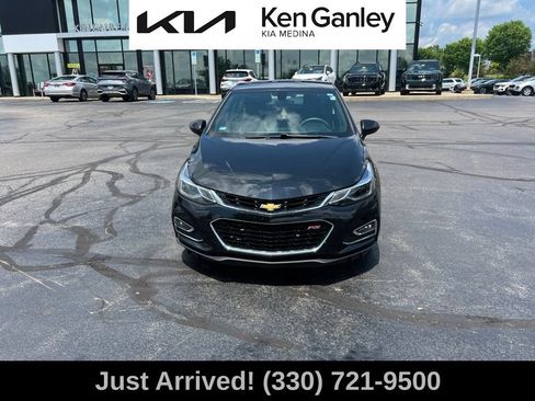 Used 2016 Chevrolet Cruze LT w/ Convenience Package FWD image 2