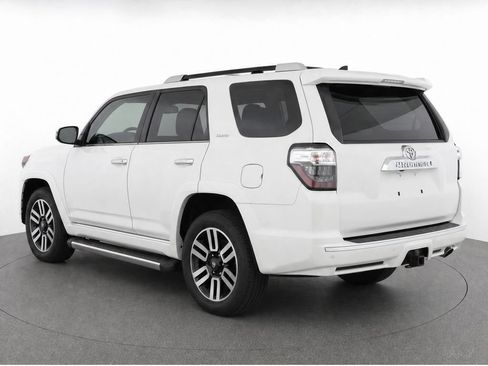 Used 2023 Toyota 4Runner Limited AWD/4WD image 3
