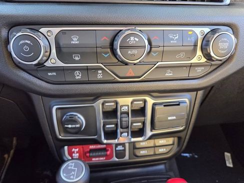 New 2026 Jeep Gladiator Willys AWD/4WD image 26