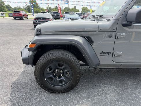 Used 2022 Jeep Wrangler Sport AWD/4WD image 11