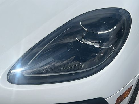 New 2026 Porsche Macan GTS AWD/4WD image 11