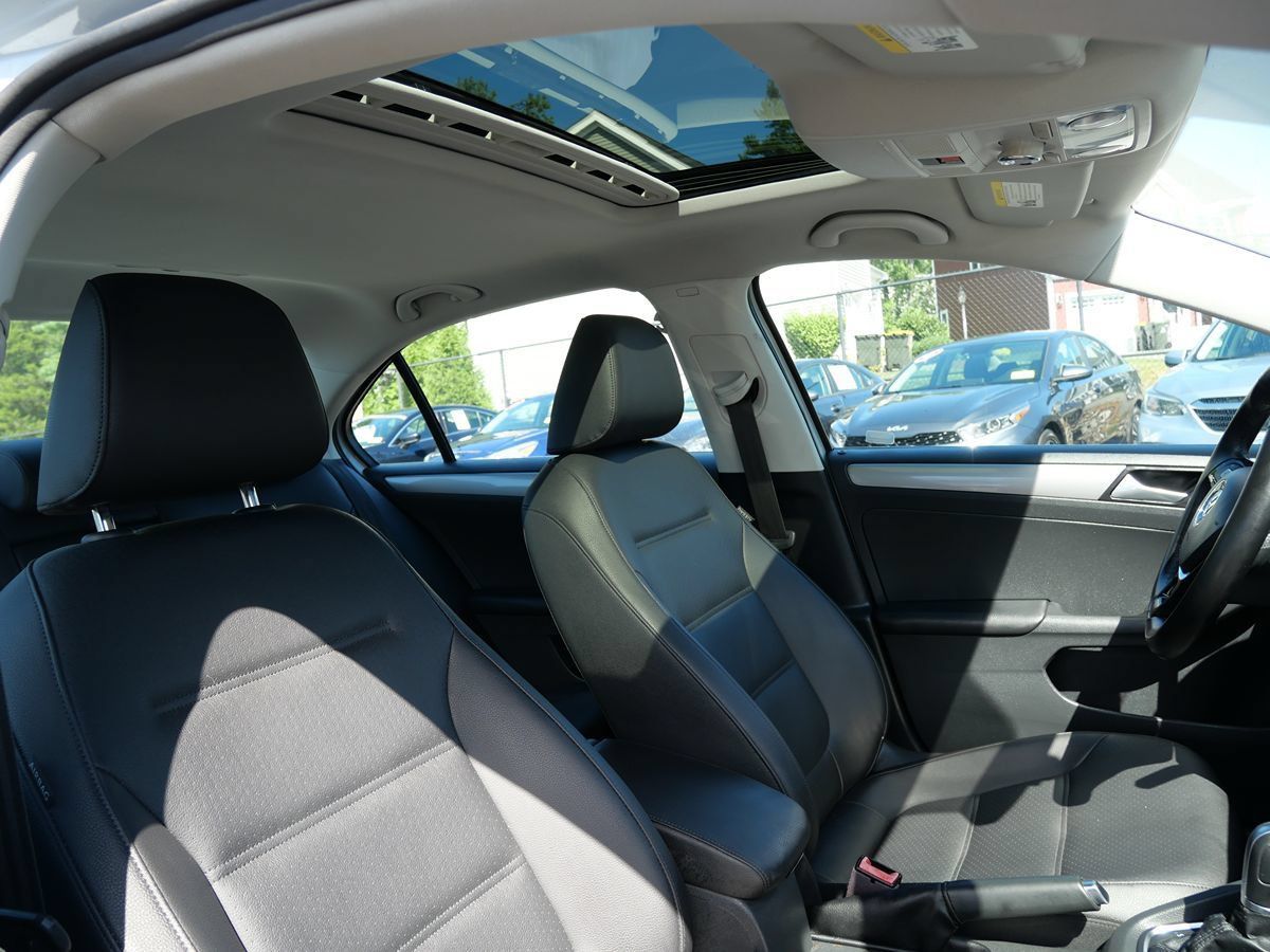 Used 2018 Volkswagen Jetta SE FWD image 18