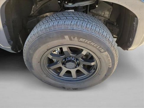 Used 2025 Toyota Tacoma TRD Sport AWD/4WD image 10