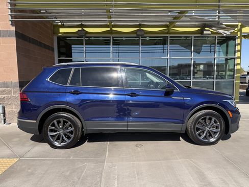 Used 2022 Volkswagen Tiguan SE FWD image 9
