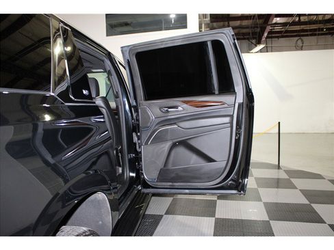 Used 2022 Cadillac Escalade ESV Premium Luxury image 27