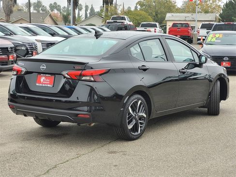 New 2025 Nissan Versa SR w/ Trunk Package image 4