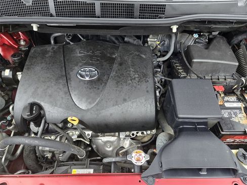 Used 2017 Toyota Sienna XLE image 35