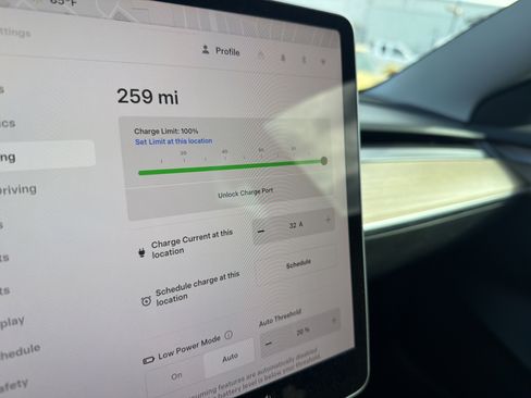 Used 2023 Tesla Model 3 Standard Range RWD image 1