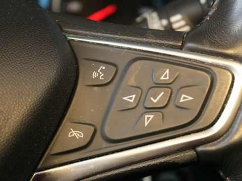 Used 2018 Chevrolet Equinox Premier AWD/4WD image 21