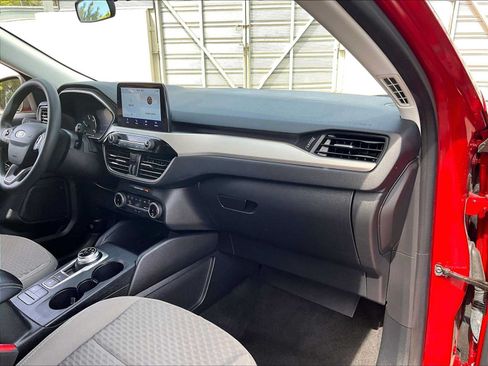 Used 2022 Ford Escape SE FWD image 18