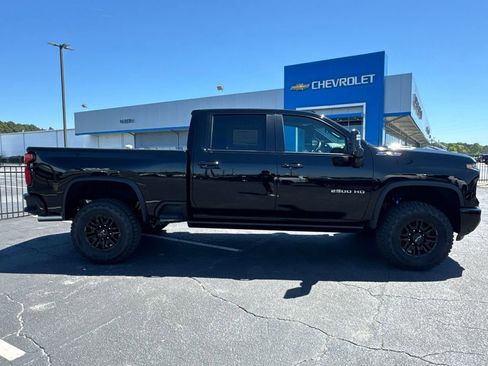 New 2026 Chevrolet Silverado 2500 ZR2 AWD/4WD image 5