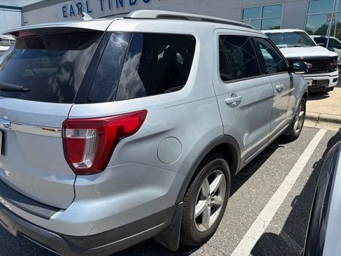 Used 2019 Ford Explorer XLT w/ Equipment Group 202A FWD image 4