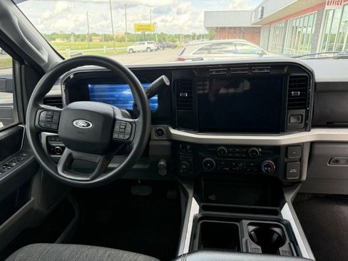 Used 2023 Ford F350 XLT w/ XLT Premium Package AWD/4WD image 7