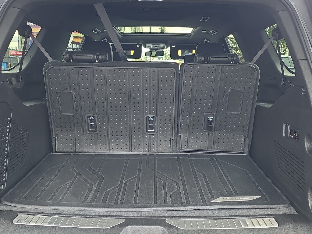 Certified 2023 Chevrolet Suburban Z71 w/ Z71 Off-Road Package AWD/4WD image 9