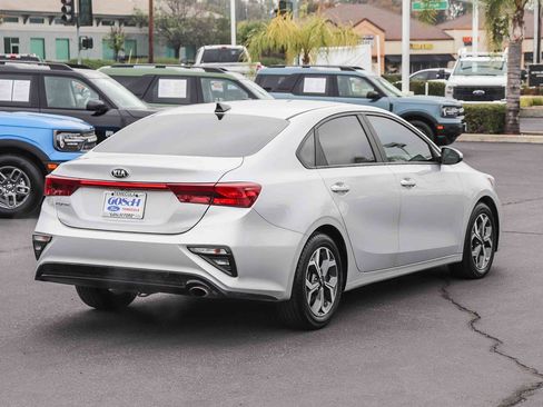 Used 2021 Kia Forte LXS FWD image 4