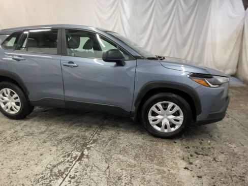 Used 2024 Toyota Corolla Cross L AWD/4WD image 4