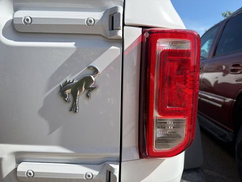 Used 2024 Ford Bronco Black Diamond image 6