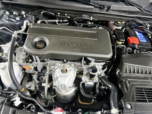 Used 2025 Honda Civic Sport image 31