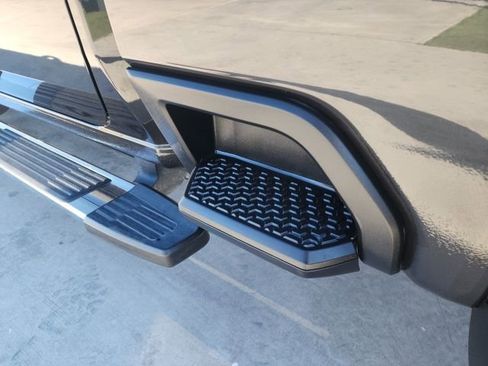 Used 2020 GMC Sierra 2500 Denali w/ Denali Ultimate Package image 17