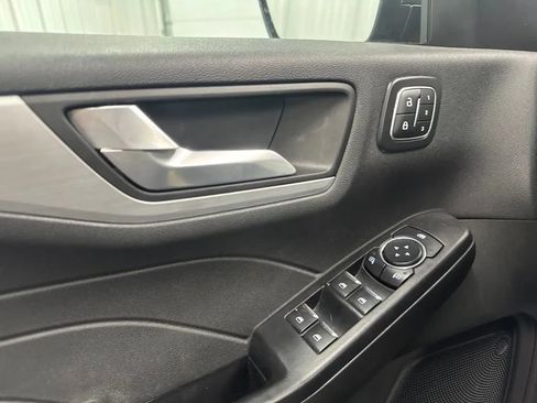 Used 2025 Ford Escape Platinum AWD/4WD image 9