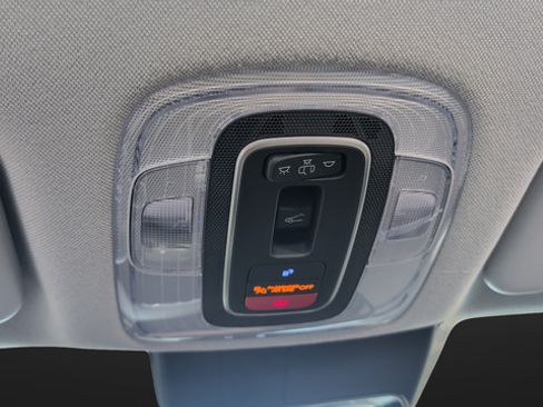 Certified 2025 Hyundai Elantra Limited FWD image 31