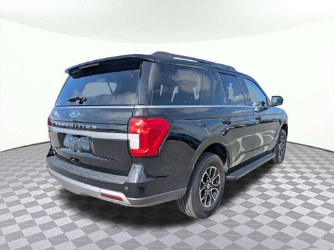 Used 2024 Ford Expedition XLT AWD/4WD image 3