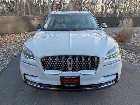 Certified 2023 Lincoln Aviator Reserve w/ Equipment Group 201A image 8