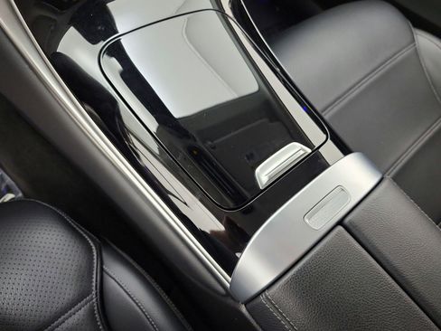 Used 2024 Mercedes-Benz GLC 300 image 12