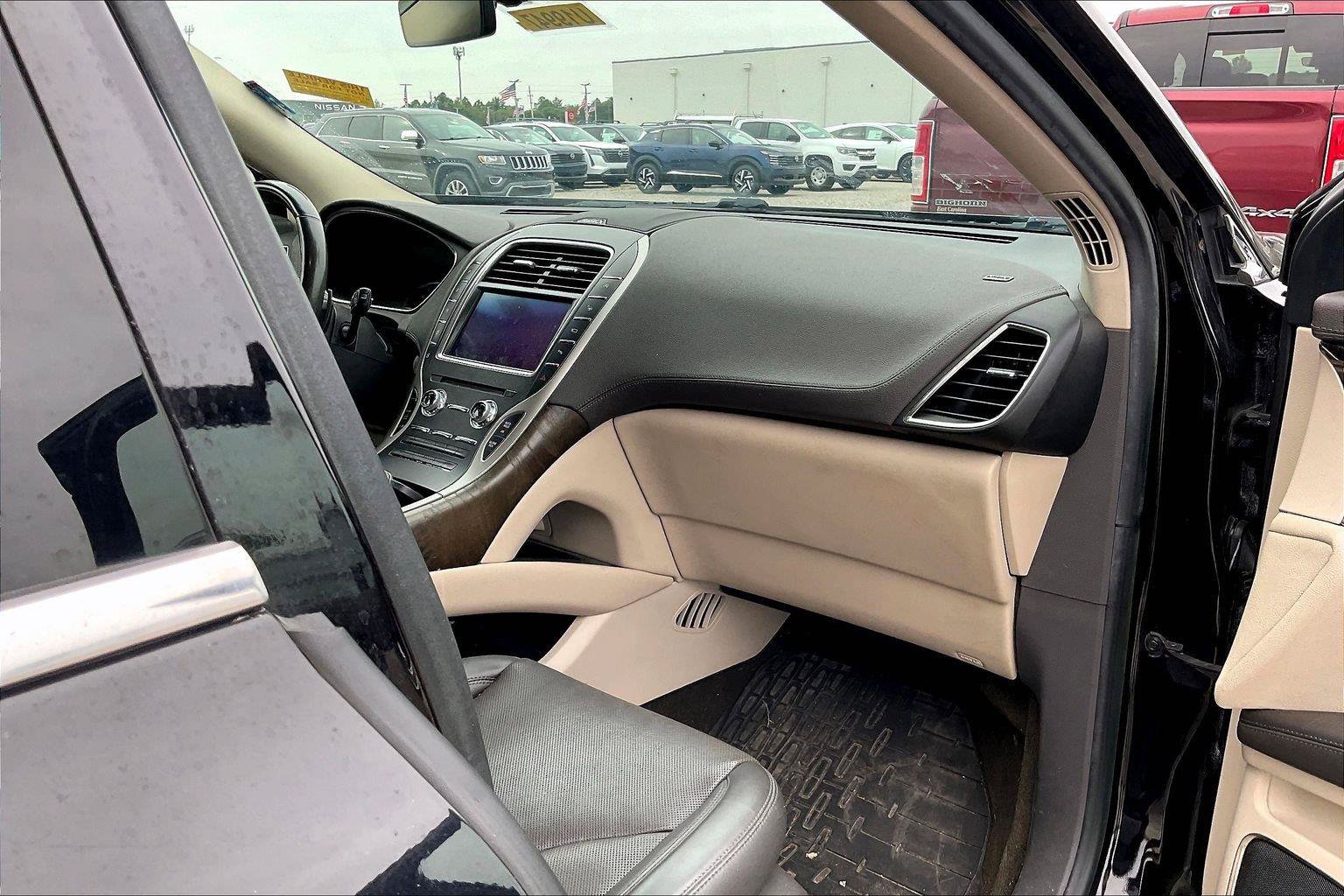 Used 2020 Lincoln Nautilus Reserve w/ Equipment Group 201A AWD/4WD image 6
