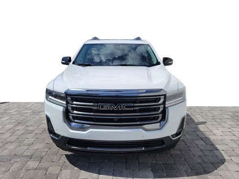 Used 2022 GMC Acadia AT4 w/ Technology Package AWD/4WD image 2