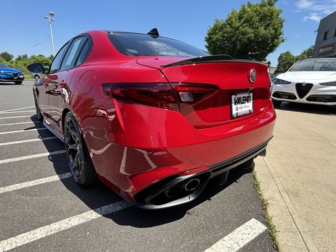 Certified 2023 Alfa Romeo Giulia Quadrifoglio RWD image 4