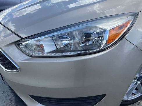 Used 2018 Ford Focus SE FWD image 8