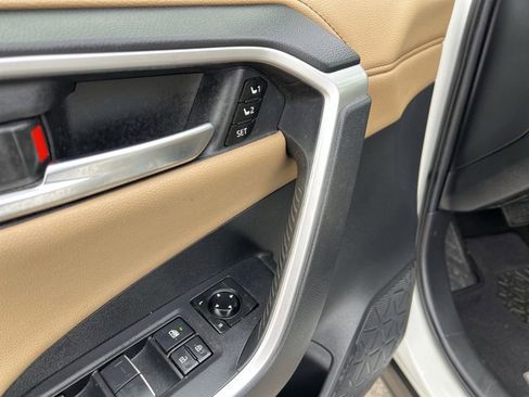 Used 2019 Toyota RAV4 Limited image 24