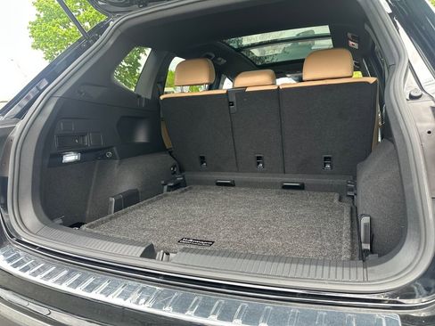 Certified 2023 Volkswagen Tiguan SE w/ Panoramic Sunroof Package AWD/4WD image 14