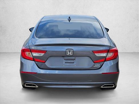 Used 2018 Honda Accord Touring image 6