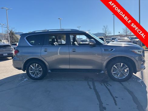 Used 2018 INFINITI QX80 Base image 4