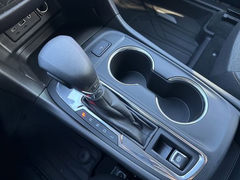 Used 2023 Chevrolet Equinox LT image 25