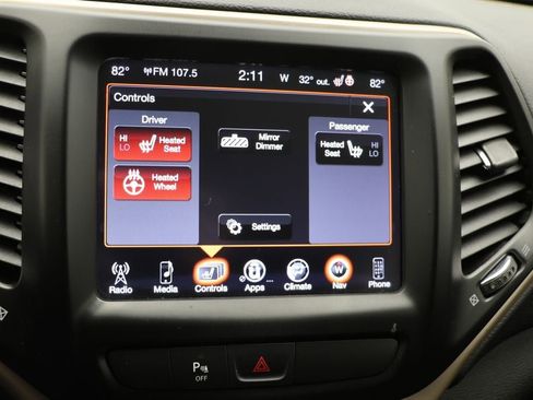 Used 2018 Jeep Cherokee Limited image 21