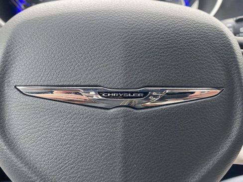 New 2026 Chrysler Pacifica Select image 48