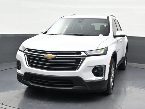 Used 2023 Chevrolet Traverse LT FWD image 9