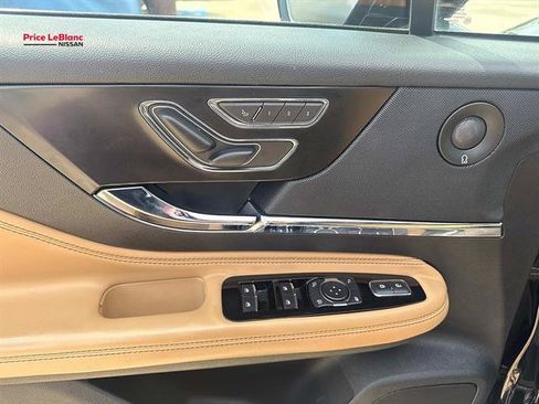 Used 2022 Lincoln Corsair Reserve w/ Luxury Package FWD image 20