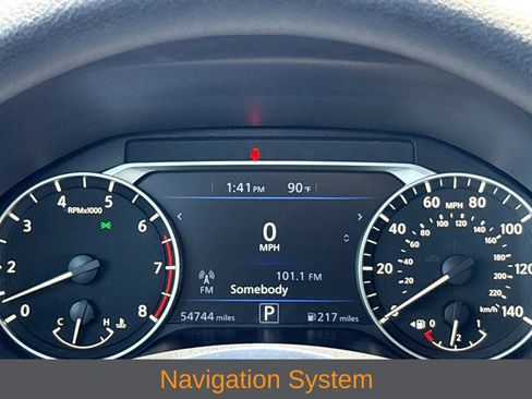 Used 2024 Nissan Altima 2.5 SV FWD image 5