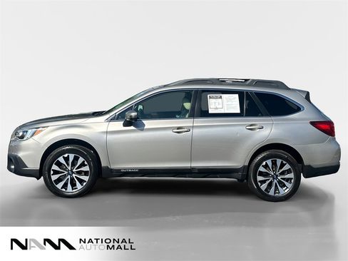 Used 2017 Subaru Outback 2.5i Limited image 2