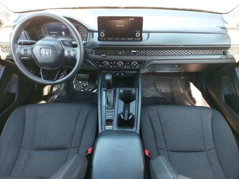 Certified 2025 Honda Accord SE image 9