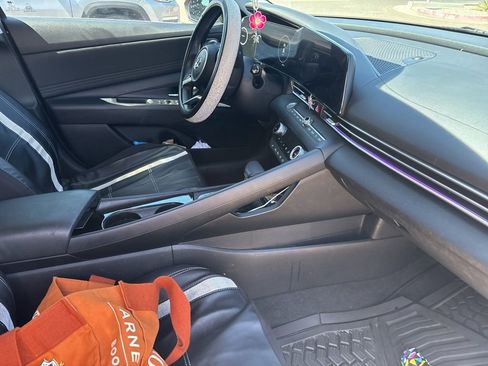 Used 2023 Hyundai Elantra Limited image 14
