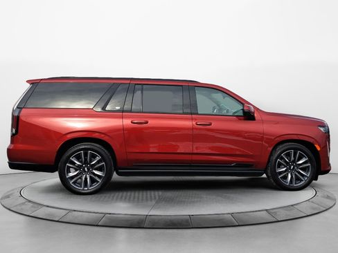 Certified 2024 Cadillac Escalade ESV Sport Platinum image 8