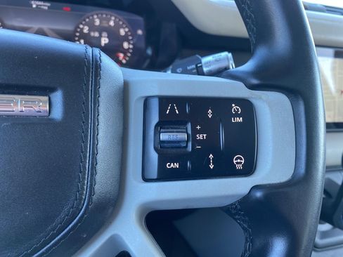 Used 2020 Land Rover Defender 110 HSE image 21