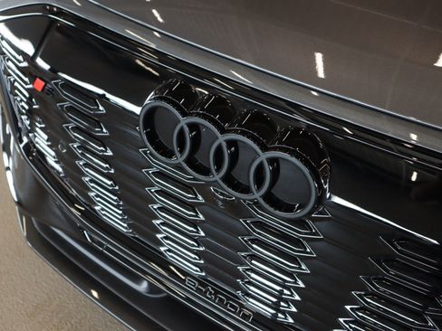 New 2027 Audi SQ6 e-tron Premium Plus AWD/4WD image 33