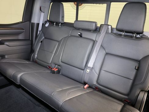 Used 2024 Chevrolet Silverado 1500 RST w/ Convenience Package II AWD/4WD image 11